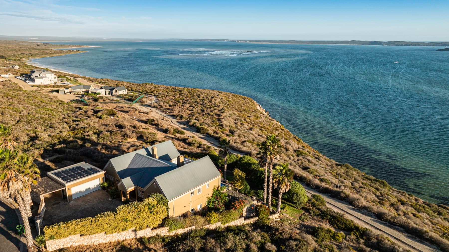 Clifftop home with panoramic views over Langebaan Lagoon